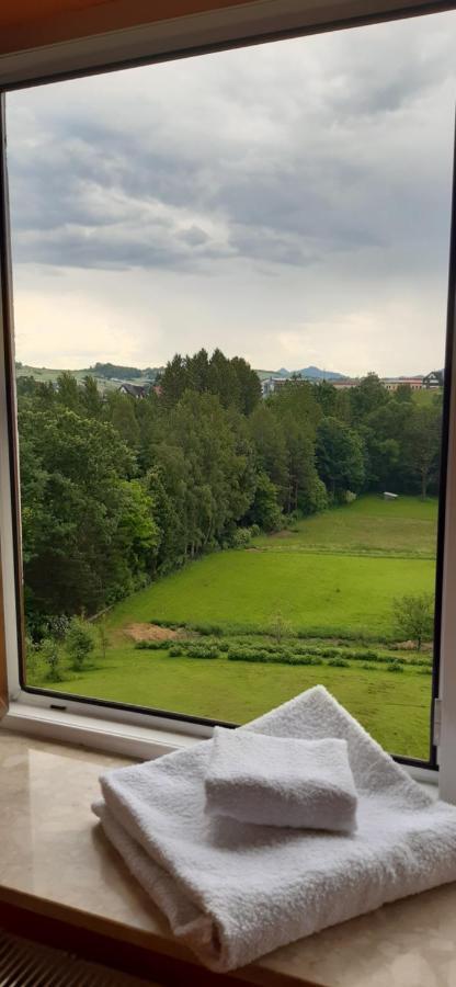Pokoje Goscinne U Krysi Mizerna Exterior foto