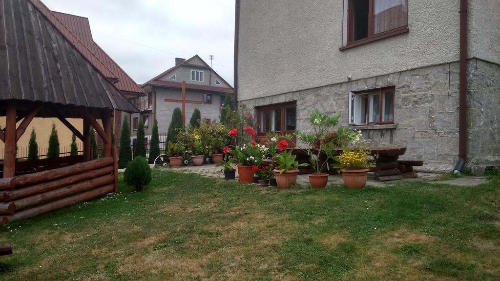 Pokoje Goscinne U Krysi Mizerna Exterior foto