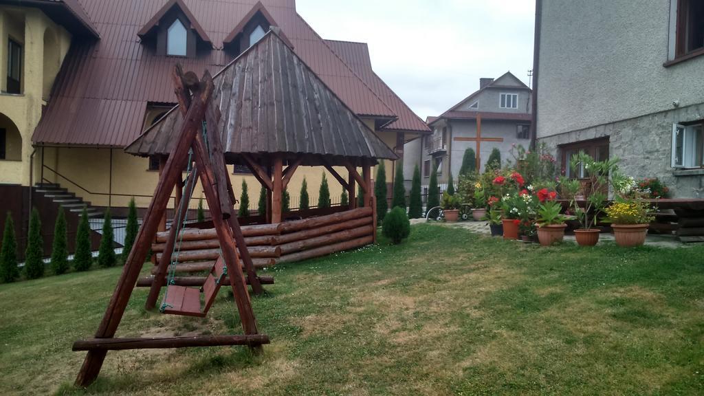 Pokoje Goscinne U Krysi Mizerna Exterior foto