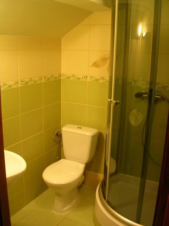 Pokoje Goscinne U Krysi Mizerna Habitación foto