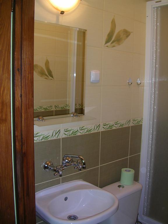 Pokoje Goscinne U Krysi Mizerna Habitación foto